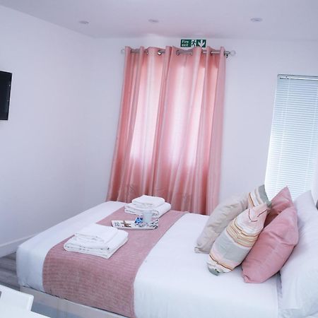 Harrow Luxury Flat With Free Parking. Apartamento Londres Exterior foto