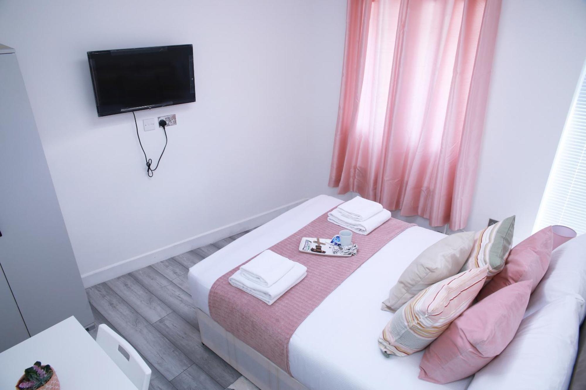 Harrow Luxury Flat With Free Parking. Apartamento Londres Exterior foto