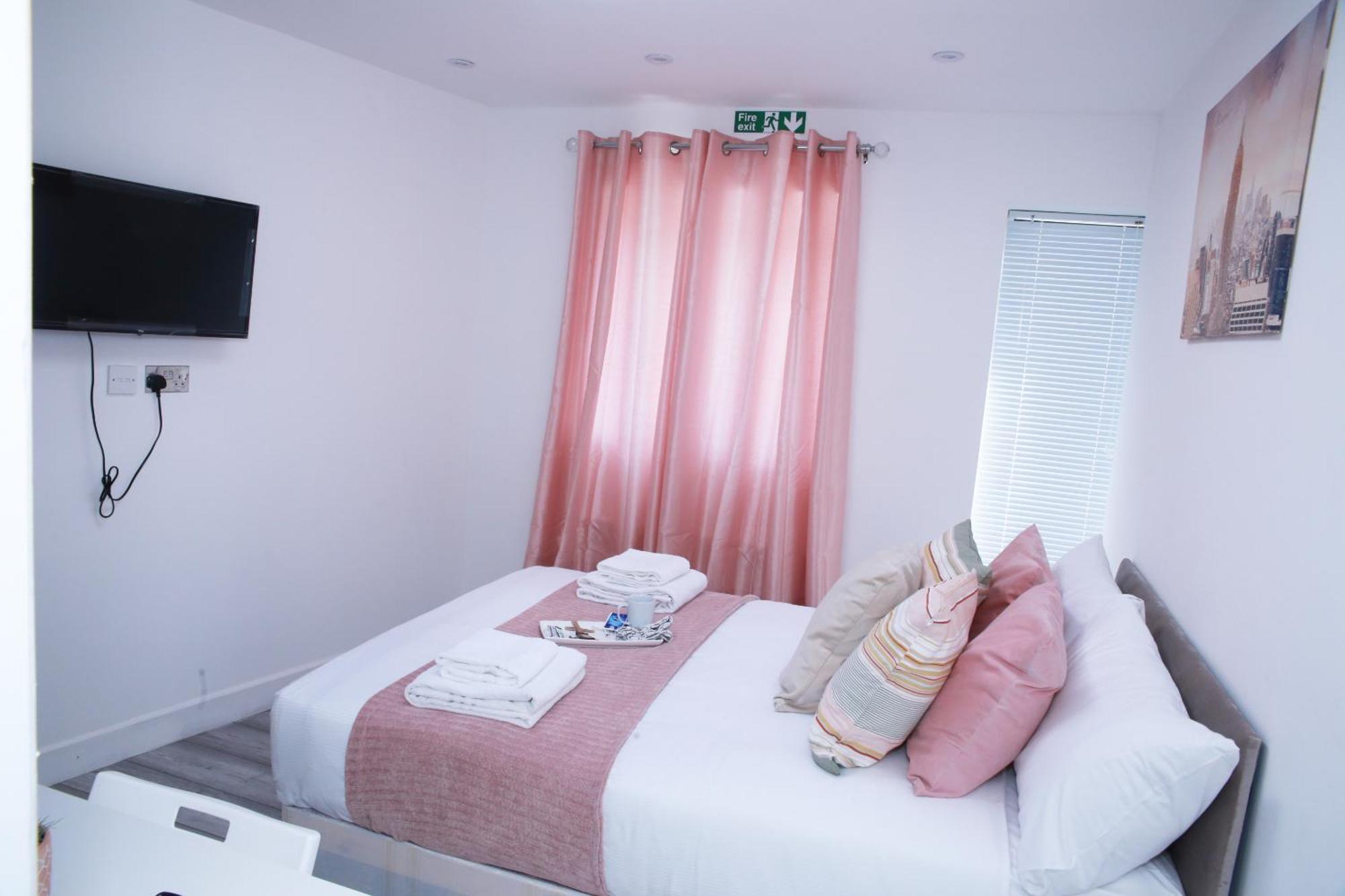 Harrow Luxury Flat With Free Parking. Apartamento Londres Exterior foto