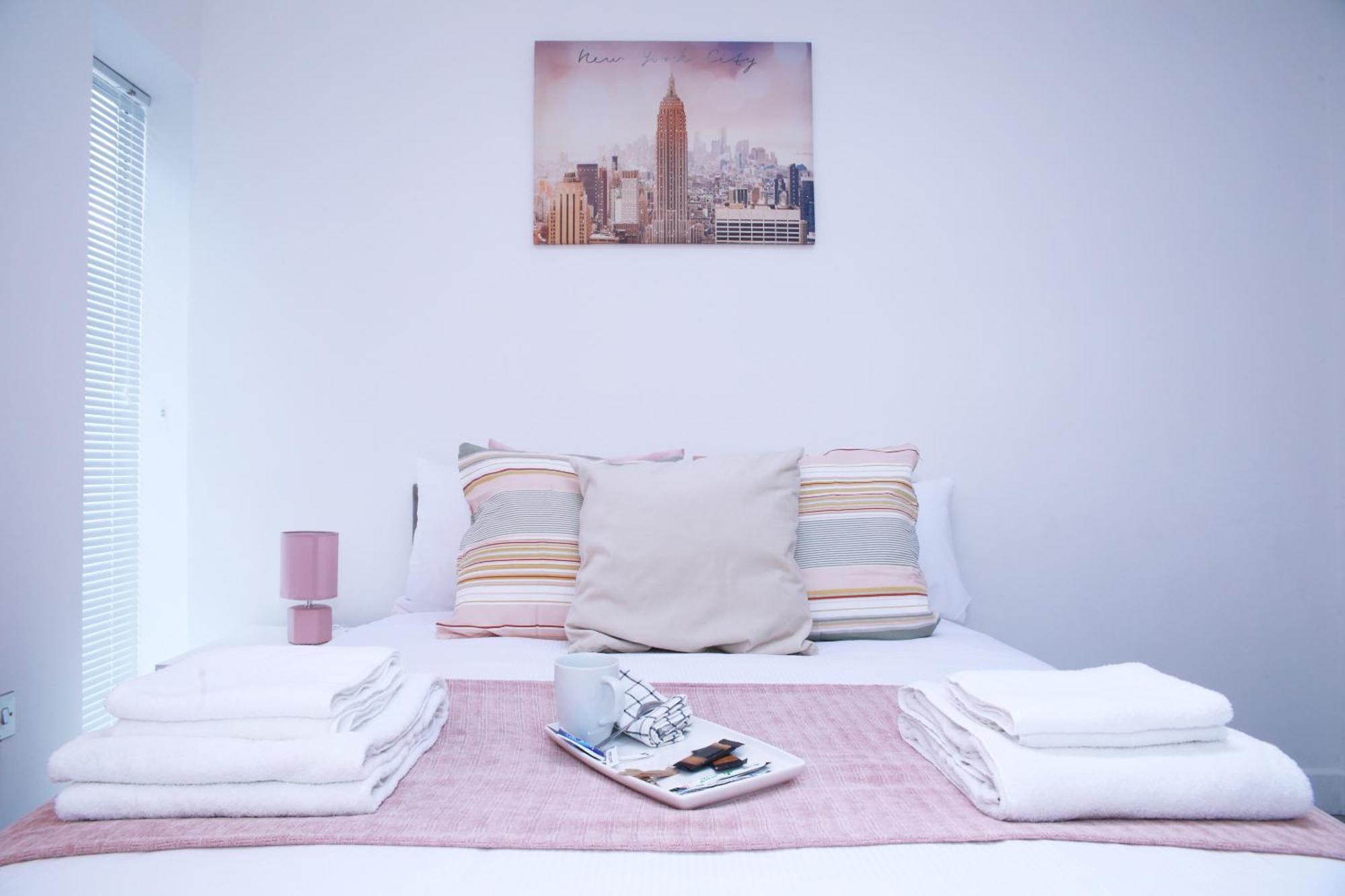Harrow Luxury Flat With Free Parking. Apartamento Londres Exterior foto