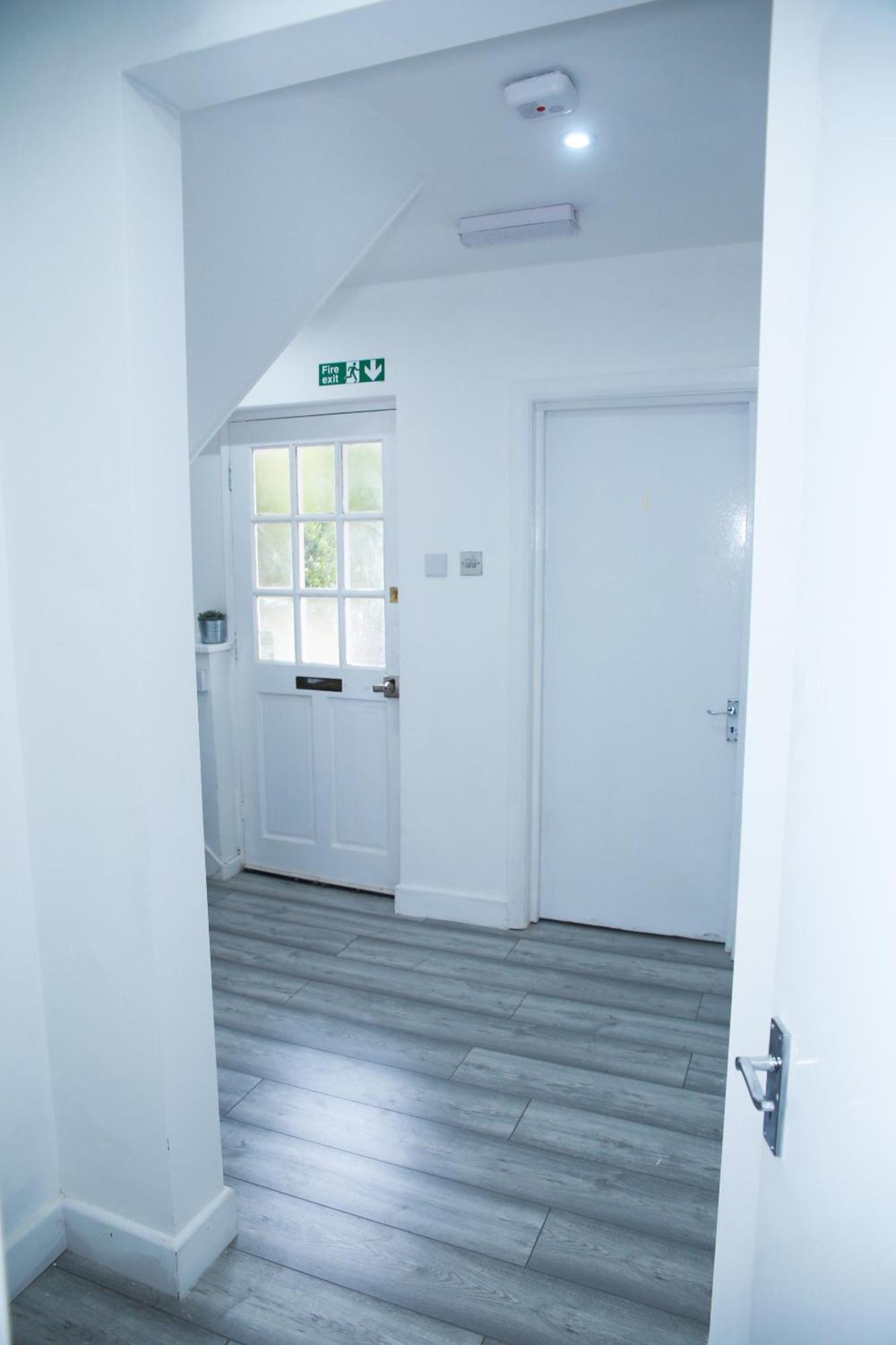 Harrow Luxury Flat With Free Parking. Apartamento Londres Exterior foto